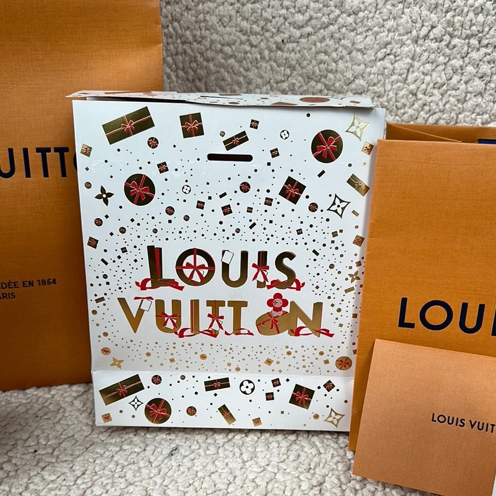 100% authentic Louis Vuitton shopping bags - Picture 4 of 7